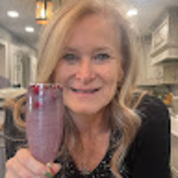 Meet your Posher, Stephanie - Picture 1 of 1